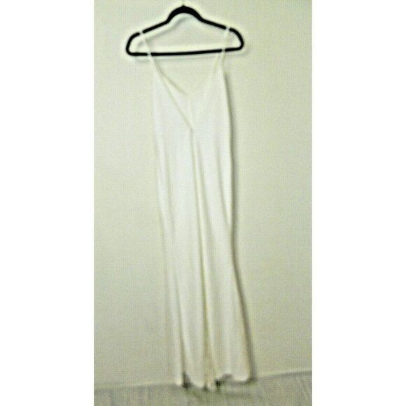 Lulu's Dress White Taliana Lace Button Back Maxi Wedding Dress - Picture 9 of 15